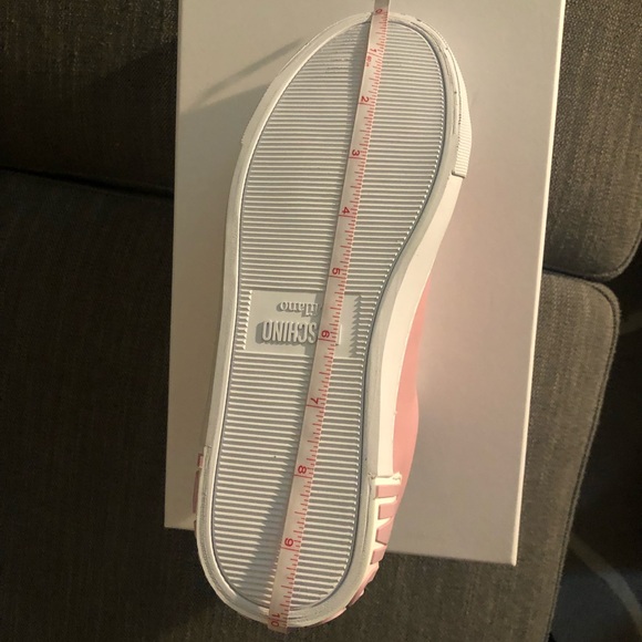 Last One!! Moschino Pink Low Top Sneakers - Picture 9 of 9